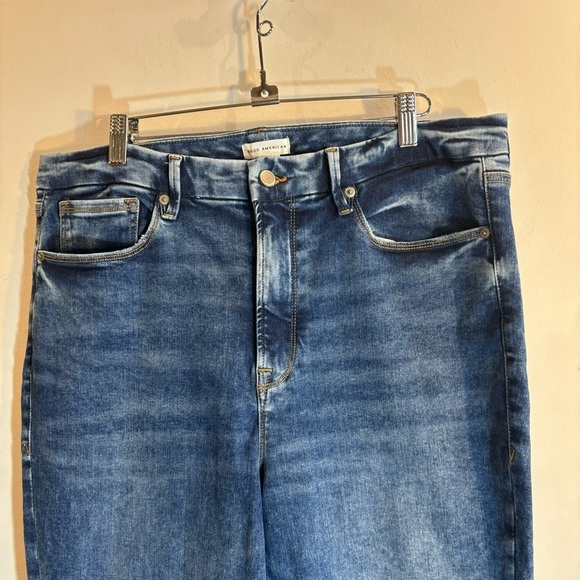 GOOD AMERICAN Sz 14-18 Jeans Always Fits Distressed Wiskering Mid-Wash High Rise - Picture 4 of 12